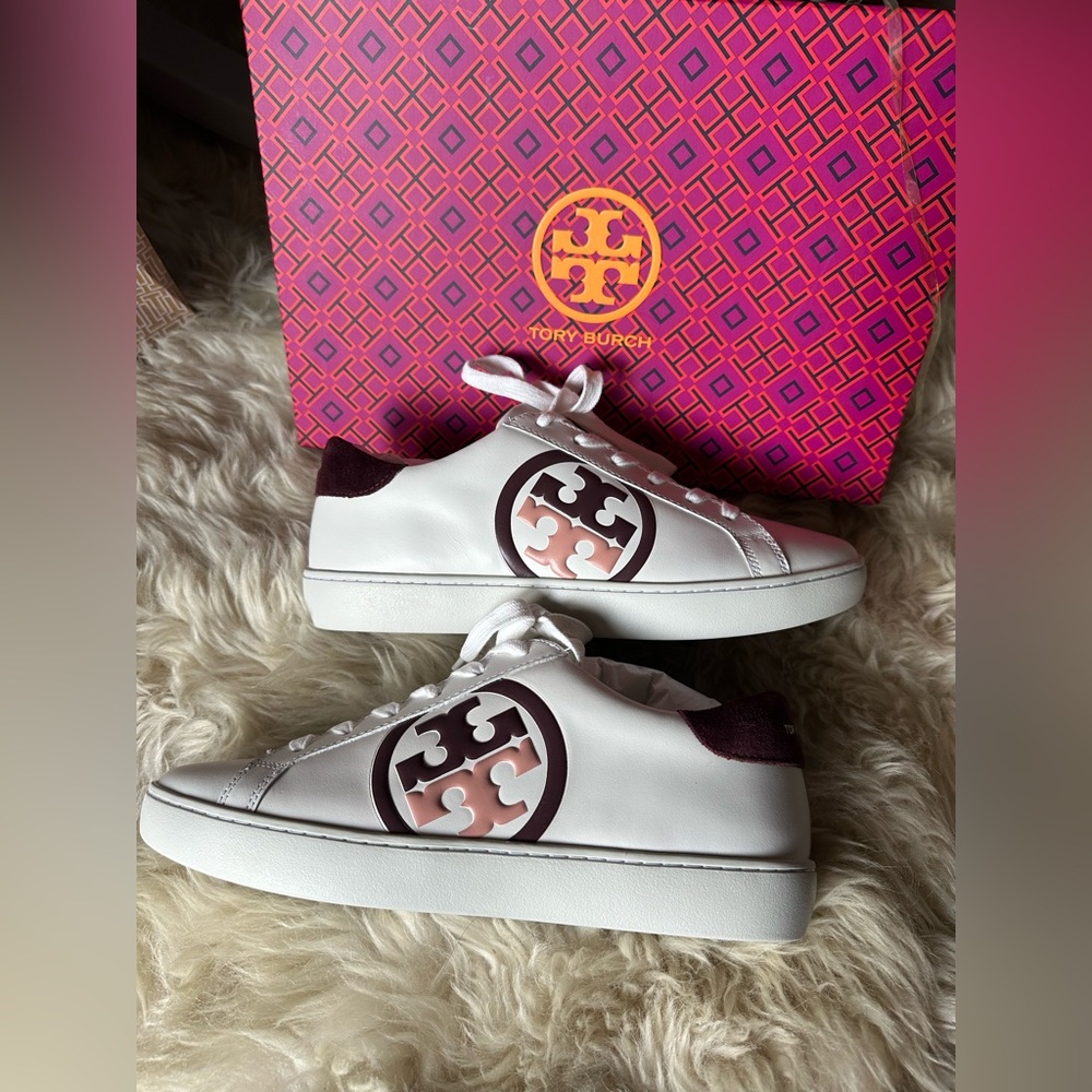 NEW in box Tory Burch T Logo leather Sneakers shoes white and red women’s 8.5
